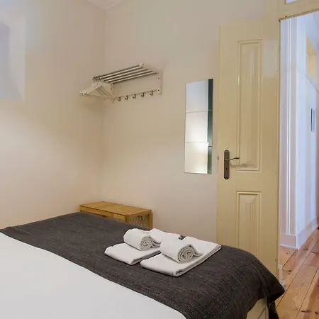 Gloria By Hill Apartment *