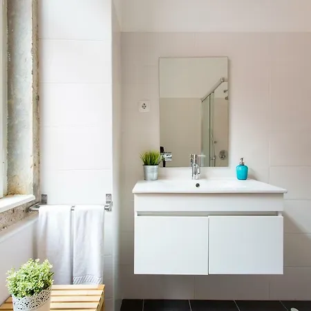 Gloria By Hill Apartman